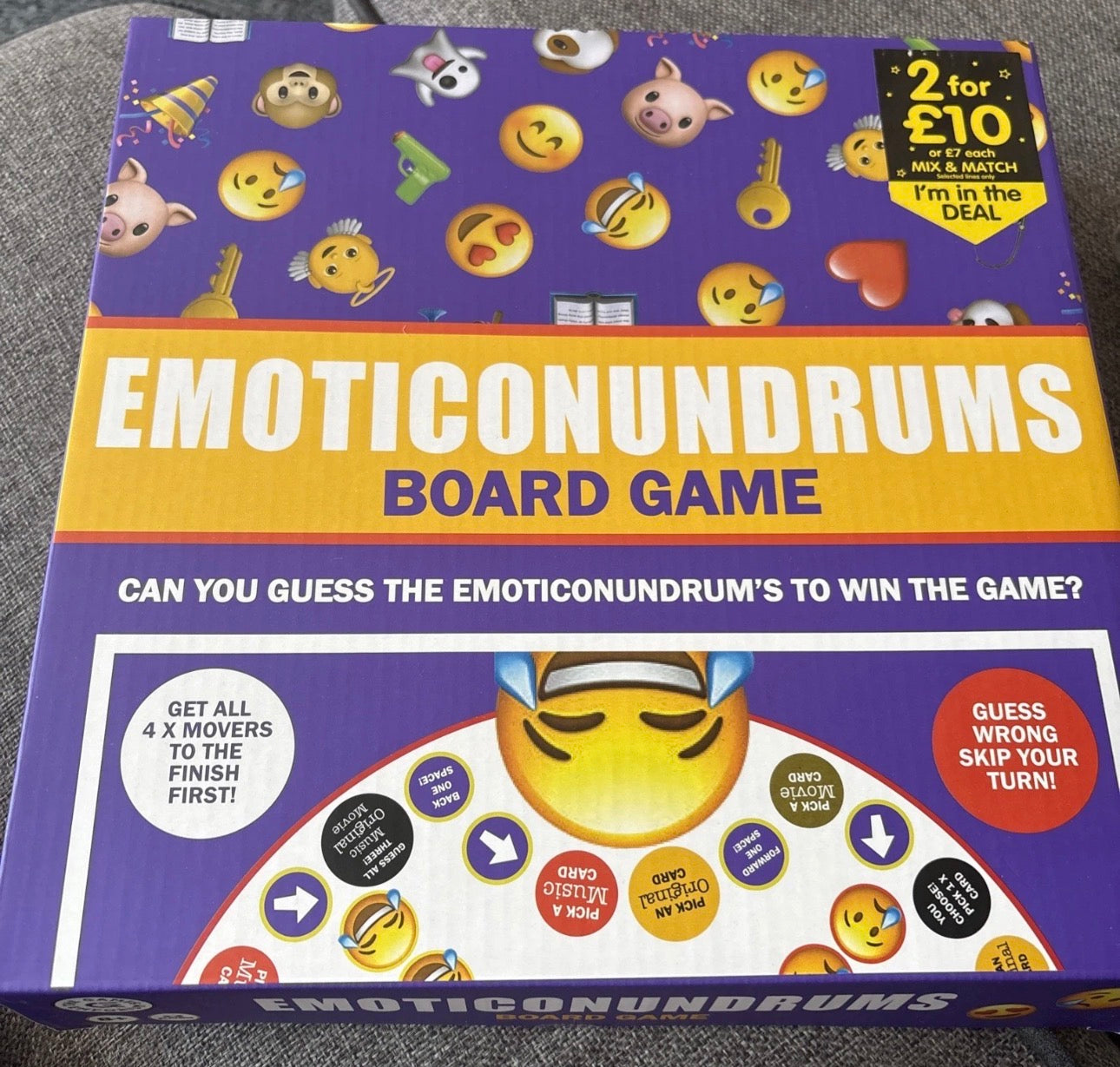 Emoticonundrums Family Board Game Emoji Quiz Party Game Complete